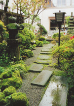 松坂屋・中庭の風景
